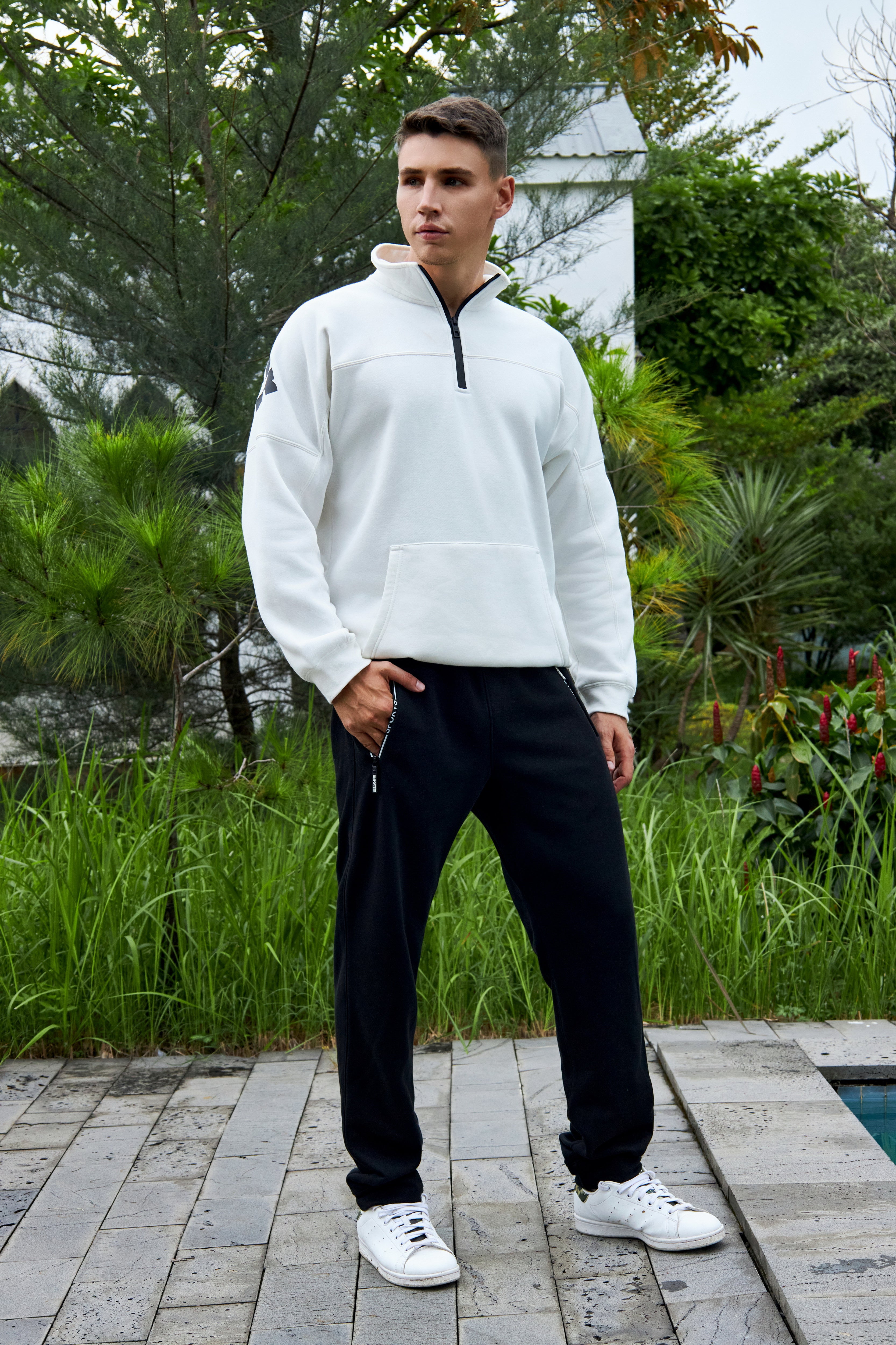 La Forbie Slim-Fit Zip Pocket Sweatpants
