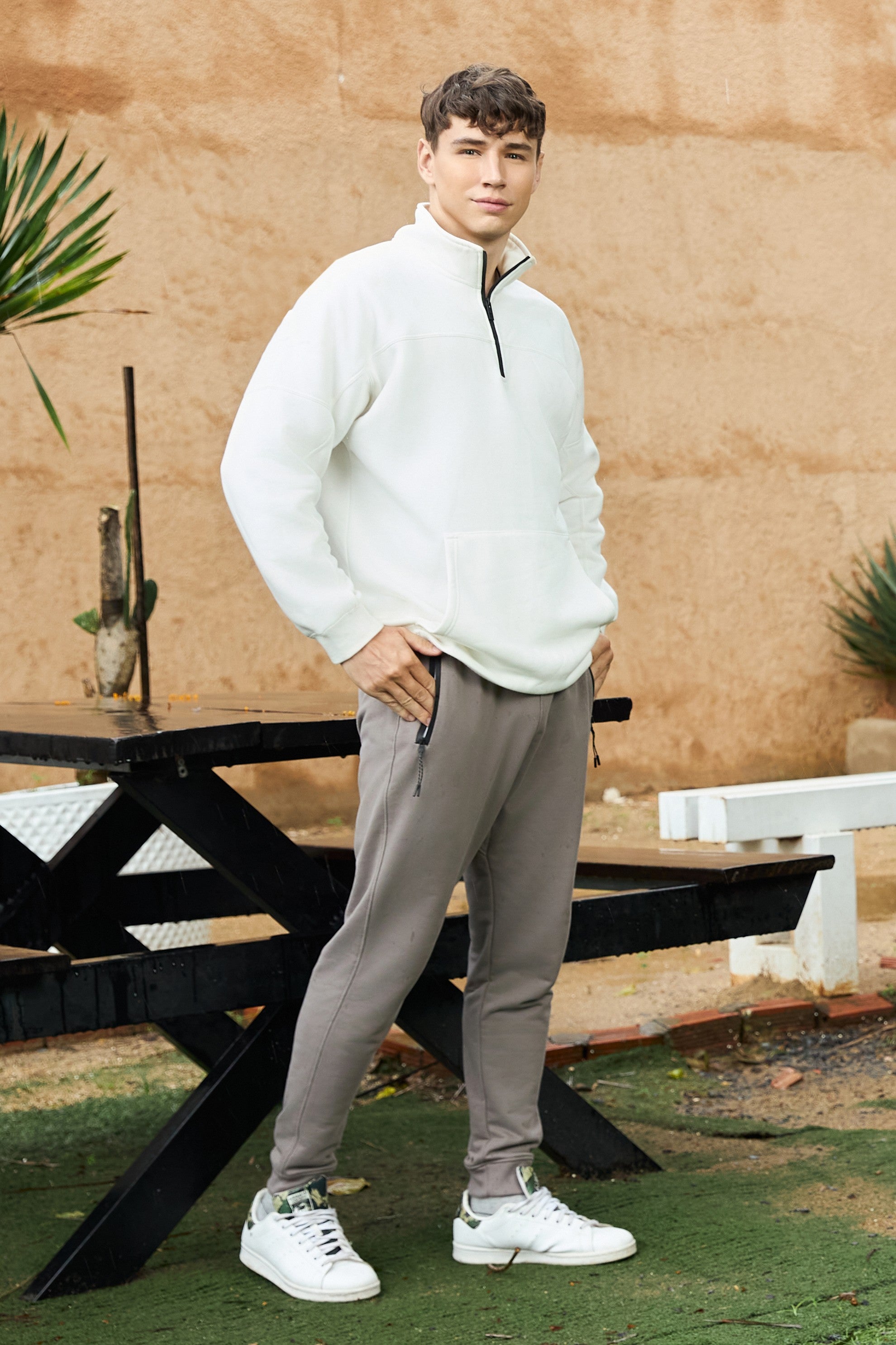 La Forbie Slim-Fit Zip Pocket Sweatpants